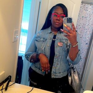 Meet your Posher, Sierra